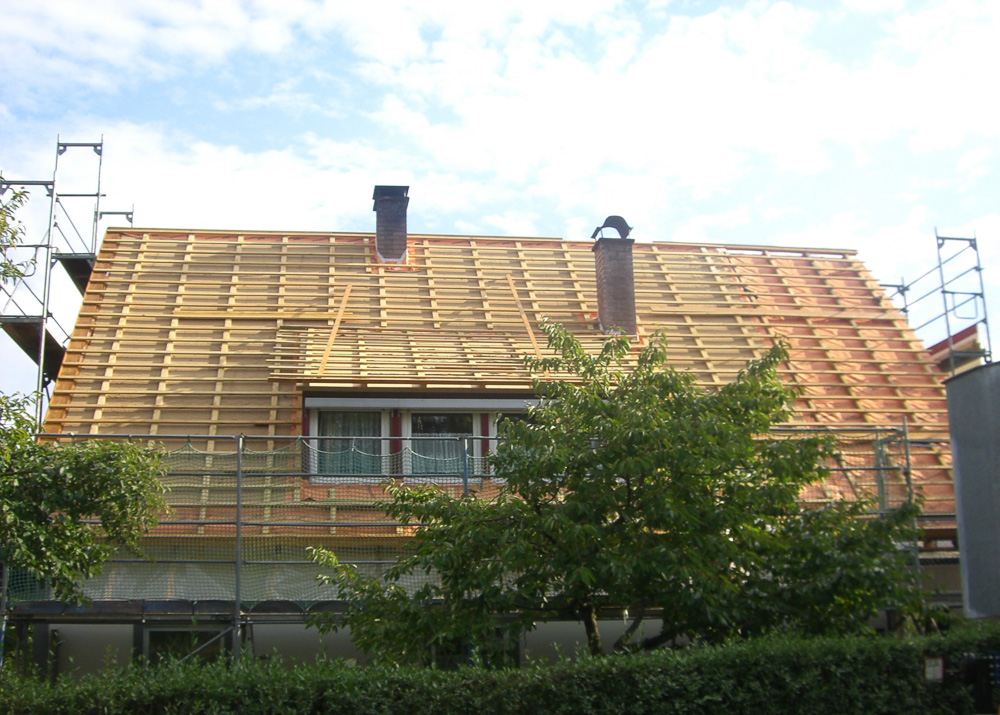 Montage der Dachlattung bei Dachsanierung